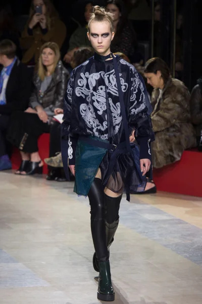 Look 9